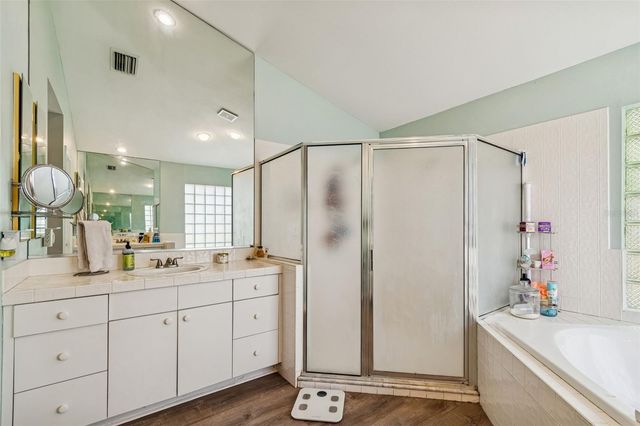 16711 LONGLEAT DRIVE, Lutz, FL 33549