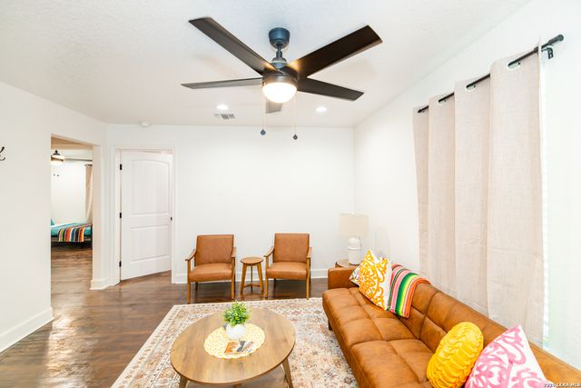 321 Andrews, San Antonio, TX 78209