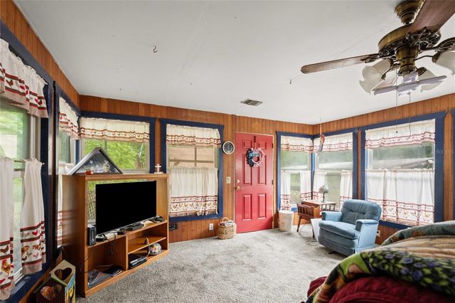 14702 CR 719, Webster, FL 33597