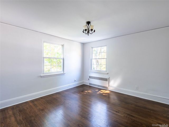 109 Chase Road, Manhasset, NY 11030