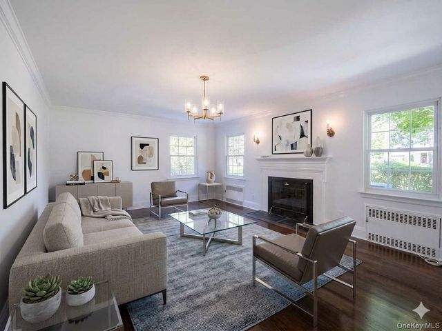 109 Chase Road, Manhasset, NY 11030
