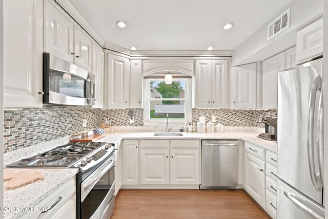 1 Revere Court, Jackson, NJ 08527
