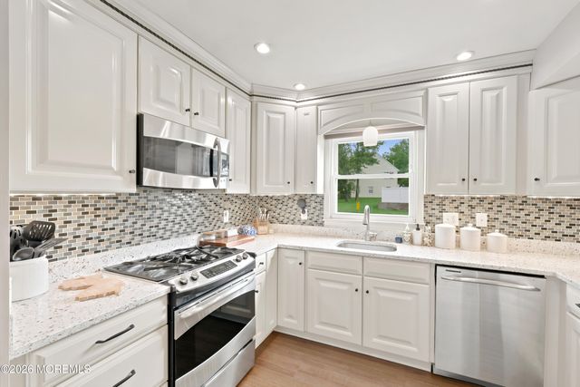 1 Revere Court, Jackson, NJ 08527