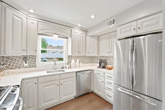 1 Revere Court, Jackson, NJ 08527