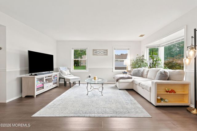 1 Revere Court, Jackson, NJ 08527