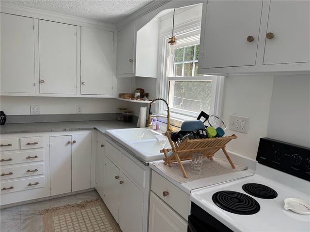 41 Dudley Avenue, Newport, RI 02840