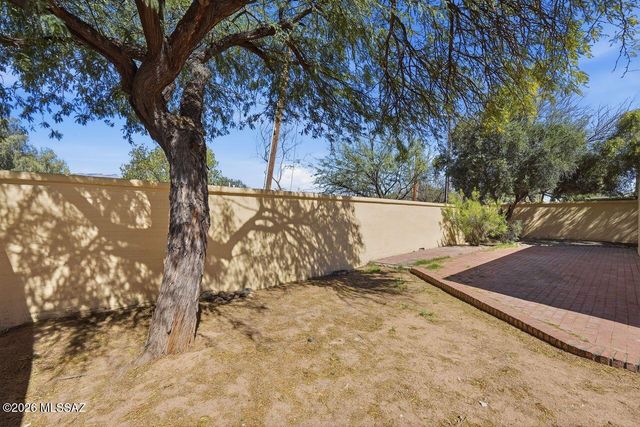 4711 E Silver Place, Tucson, AZ 85712