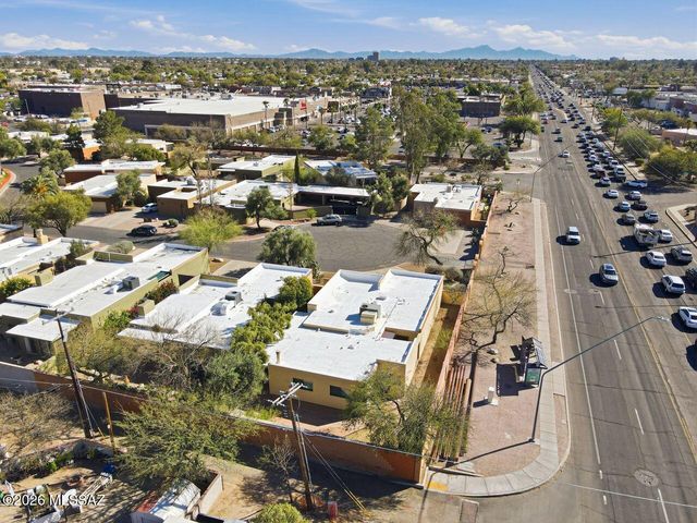 4711 E Silver Place, Tucson, AZ 85712