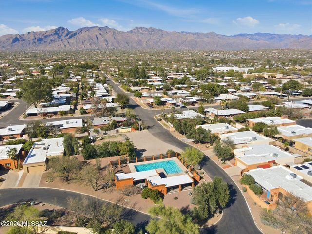 4711 E Silver Place, Tucson, AZ 85712