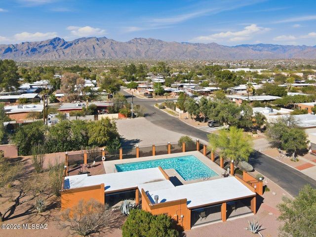 4711 E Silver Place, Tucson, AZ 85712