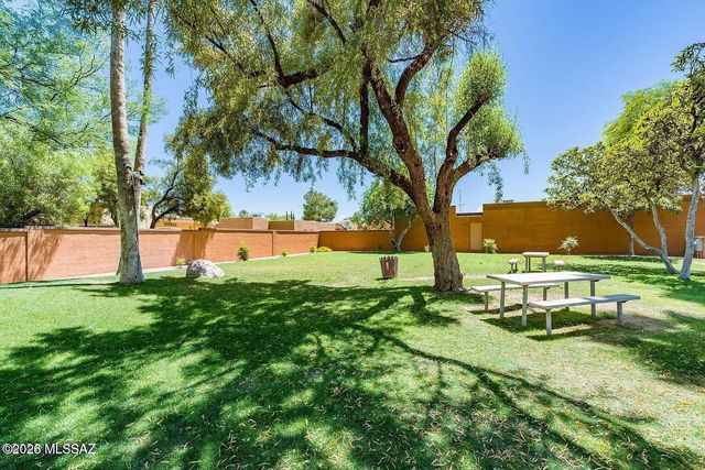 4711 E Silver Place, Tucson, AZ 85712