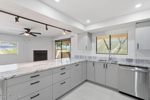 4711 E Silver Place, Tucson, AZ 85712