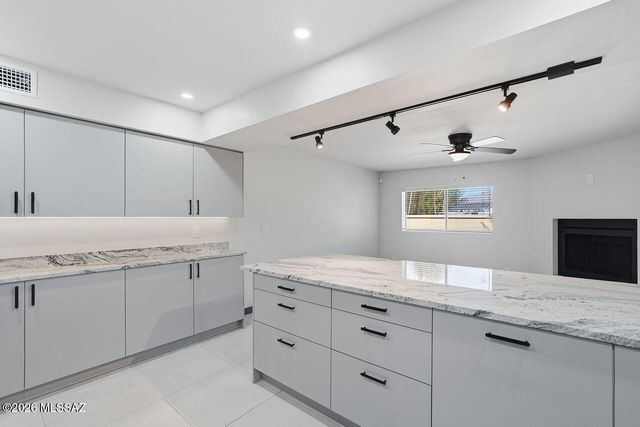 4711 E Silver Place, Tucson, AZ 85712