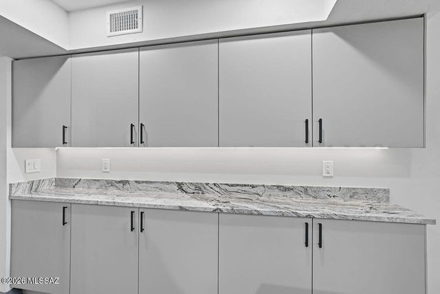 4711 E Silver Place, Tucson, AZ 85712