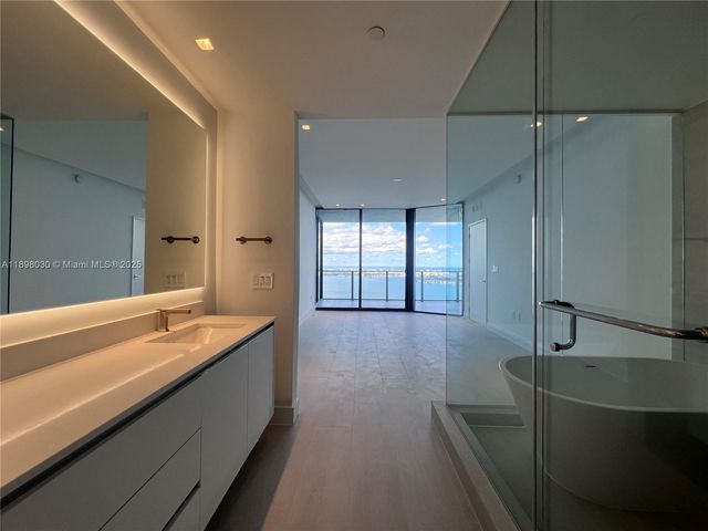 700 NE 24th St 5107, Miami, FL 33137