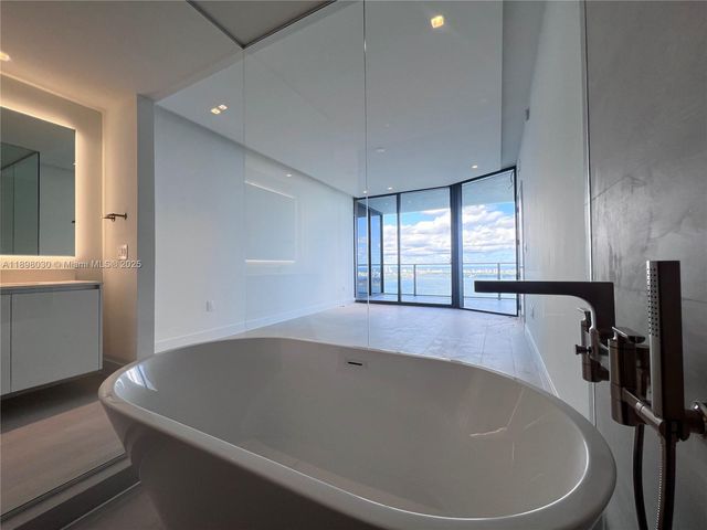 700 NE 24th St 5107, Miami, FL 33137