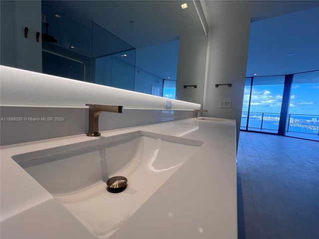 700 NE 24th St 5107, Miami, FL 33137