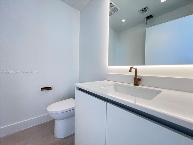 700 NE 24th St 5107, Miami, FL 33137