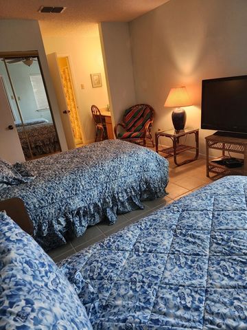 209 Forest Hills 111, Rockport, TX 78382