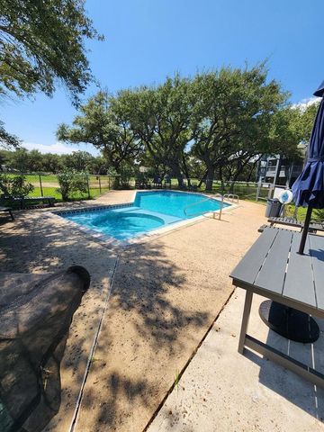 209 Forest Hills 111, Rockport, TX 78382