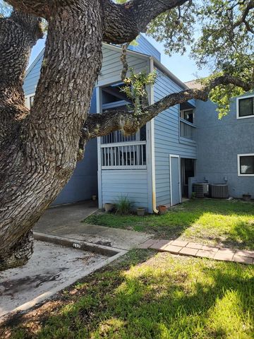 209 Forest Hills 111, Rockport, TX 78382