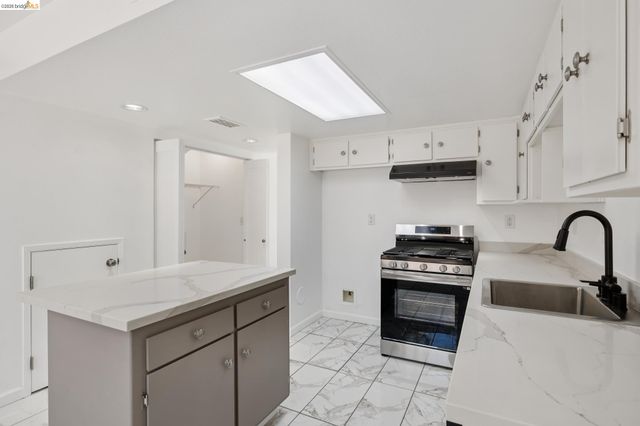 1021 Santa Ines Ct, Oakland, CA 94601