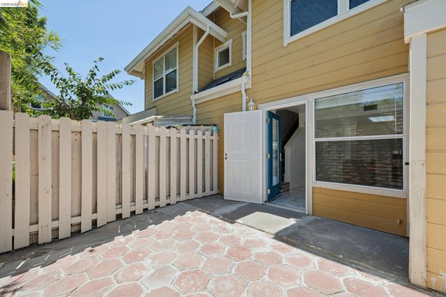 1021 Santa Ines Ct, Oakland, CA 94601