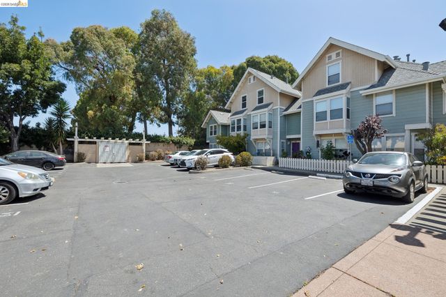 1021 Santa Ines Ct, Oakland, CA 94601