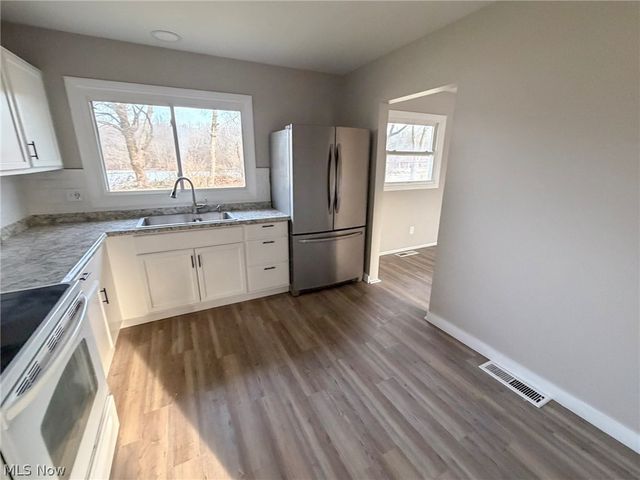 3232 Elmhill Drive NW, Warren, OH 44485