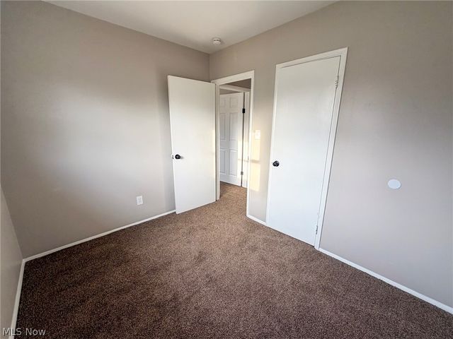 3232 Elmhill Drive NW, Warren, OH 44485