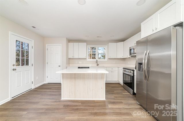 2206 Hillcrest Avenue, Albemarle, NC 28001