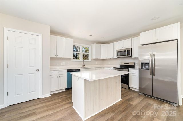 2206 Hillcrest Avenue, Albemarle, NC 28001