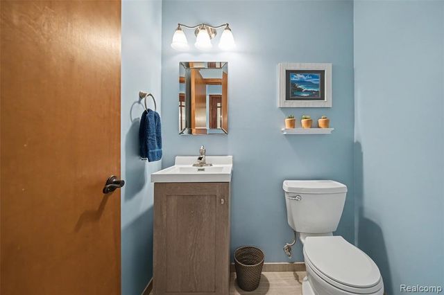 37764 Stableview Drive, Farmington, MI 48335