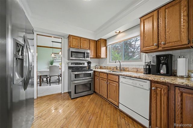 37764 Stableview Drive, Farmington, MI 48335