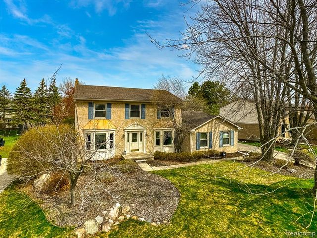 37764 Stableview Drive, Farmington, MI 48335