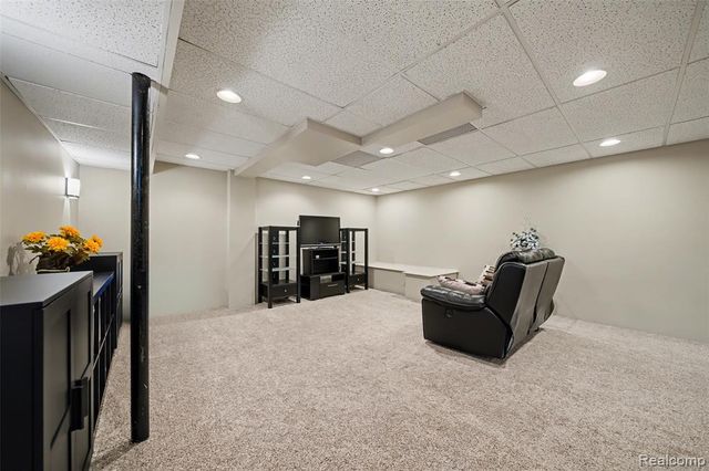 37764 Stableview Drive, Farmington, MI 48335