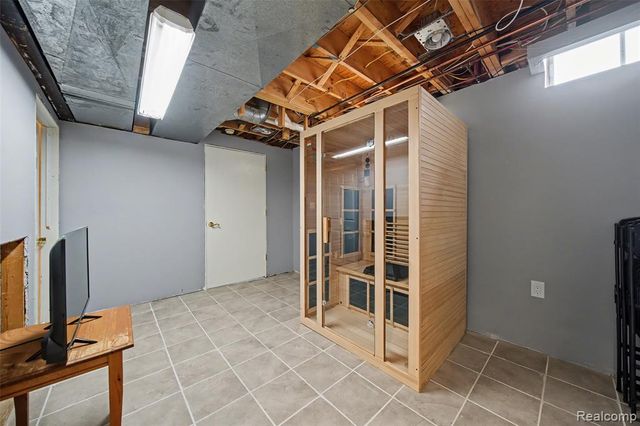 37764 Stableview Drive, Farmington, MI 48335