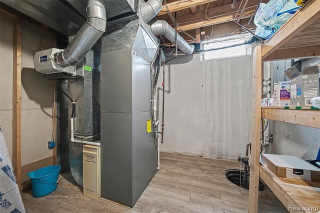 37764 Stableview Drive, Farmington, MI 48335