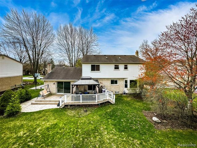 37764 Stableview Drive, Farmington, MI 48335
