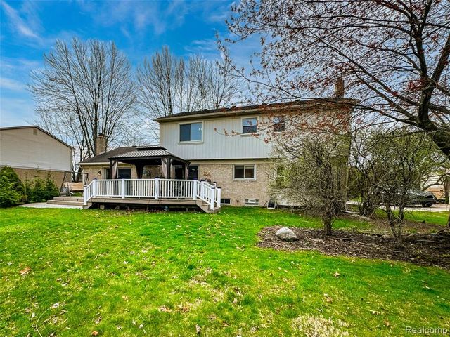 37764 Stableview Drive, Farmington, MI 48335