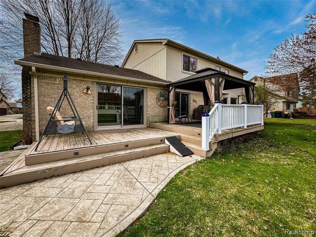 37764 Stableview Drive, Farmington, MI 48335