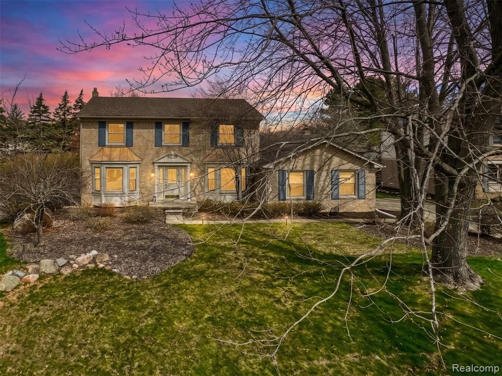 37764 Stableview Drive, Farmington, MI 48335