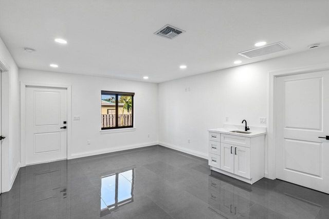 1827 Palm Acres Drive 1, Palm Springs, FL 33406