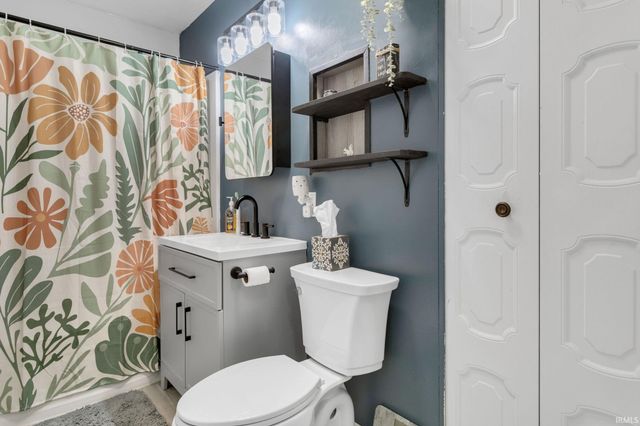 215 E Borley Avenue, Mishawaka, IN 46545