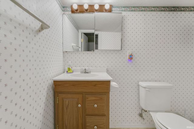 215 E Borley Avenue, Mishawaka, IN 46545