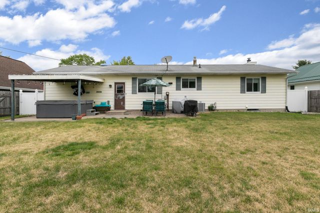 215 E Borley Avenue, Mishawaka, IN 46545