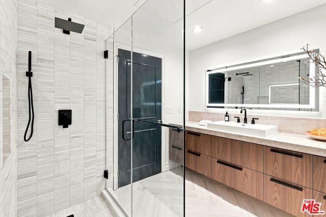 10580 Wilshire Boulevard 36, Los Angeles, CA 90024