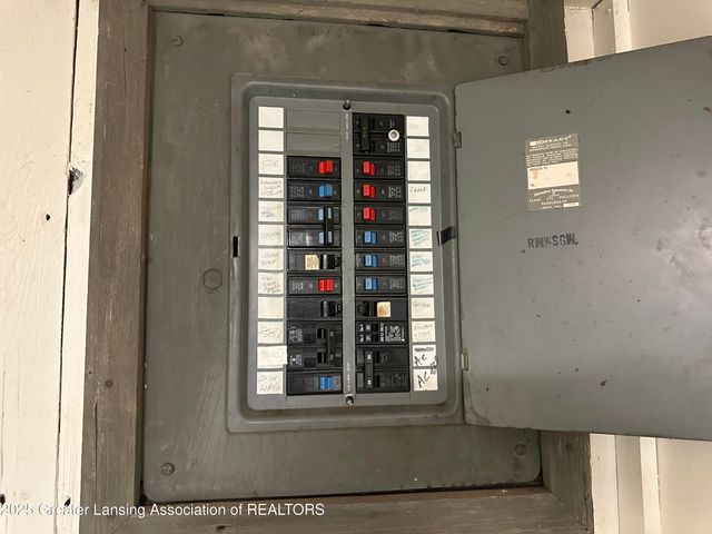 827 Walnut Street, Charlotte, MI 48813