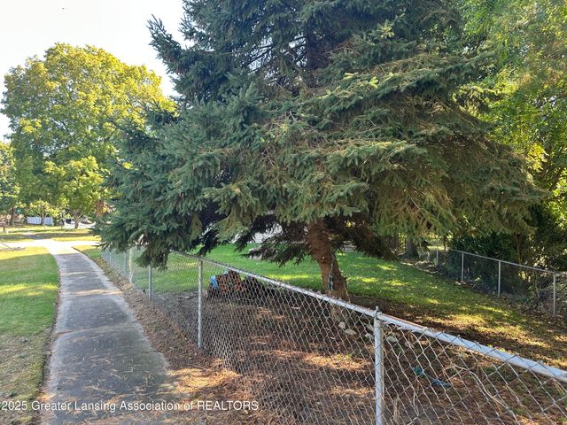 827 Walnut Street, Charlotte, MI 48813