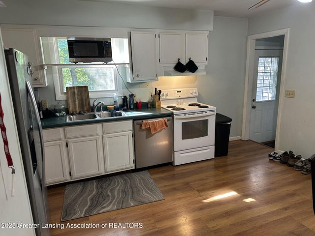 827 Walnut Street, Charlotte, MI 48813